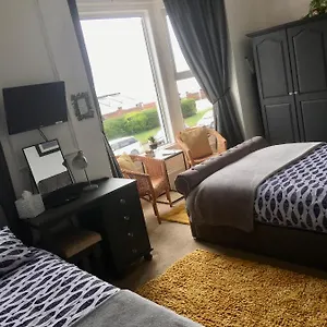  Bed & Breakfast Beachside Bed & Breakfast